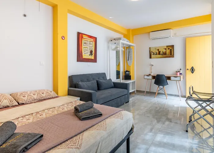 Great 35 Sq M Studio On 1St Floor In Bohemian Psyri In Athens' Historic Center-In Vivo Apartments
